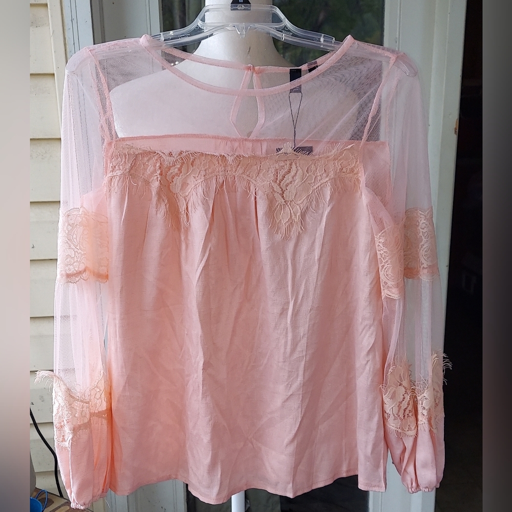 NEW Womans Sweet Pink Shirt Top from Vutti in a size Medium
